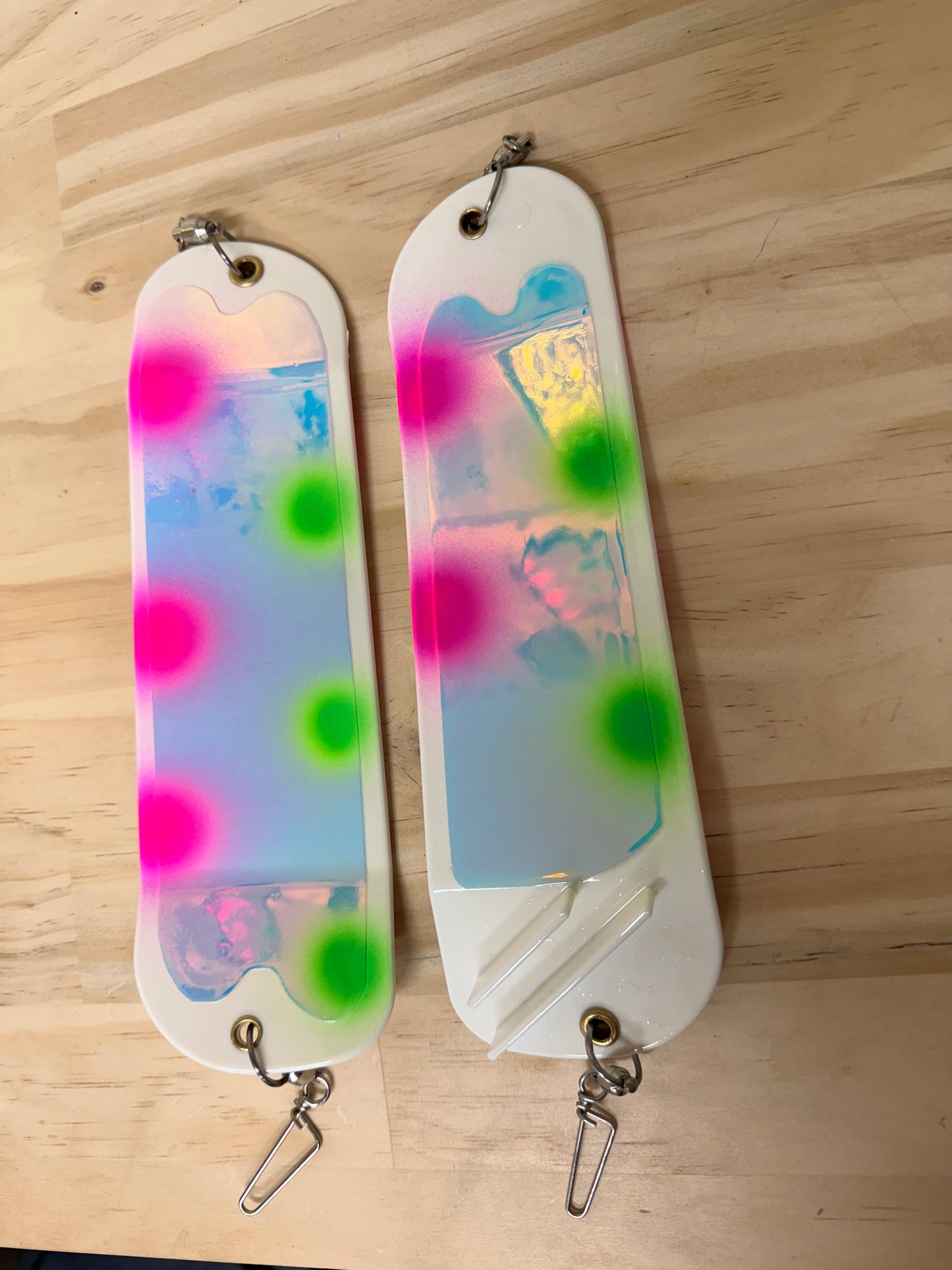 White Pink Dot Green Dot 8" Flasher